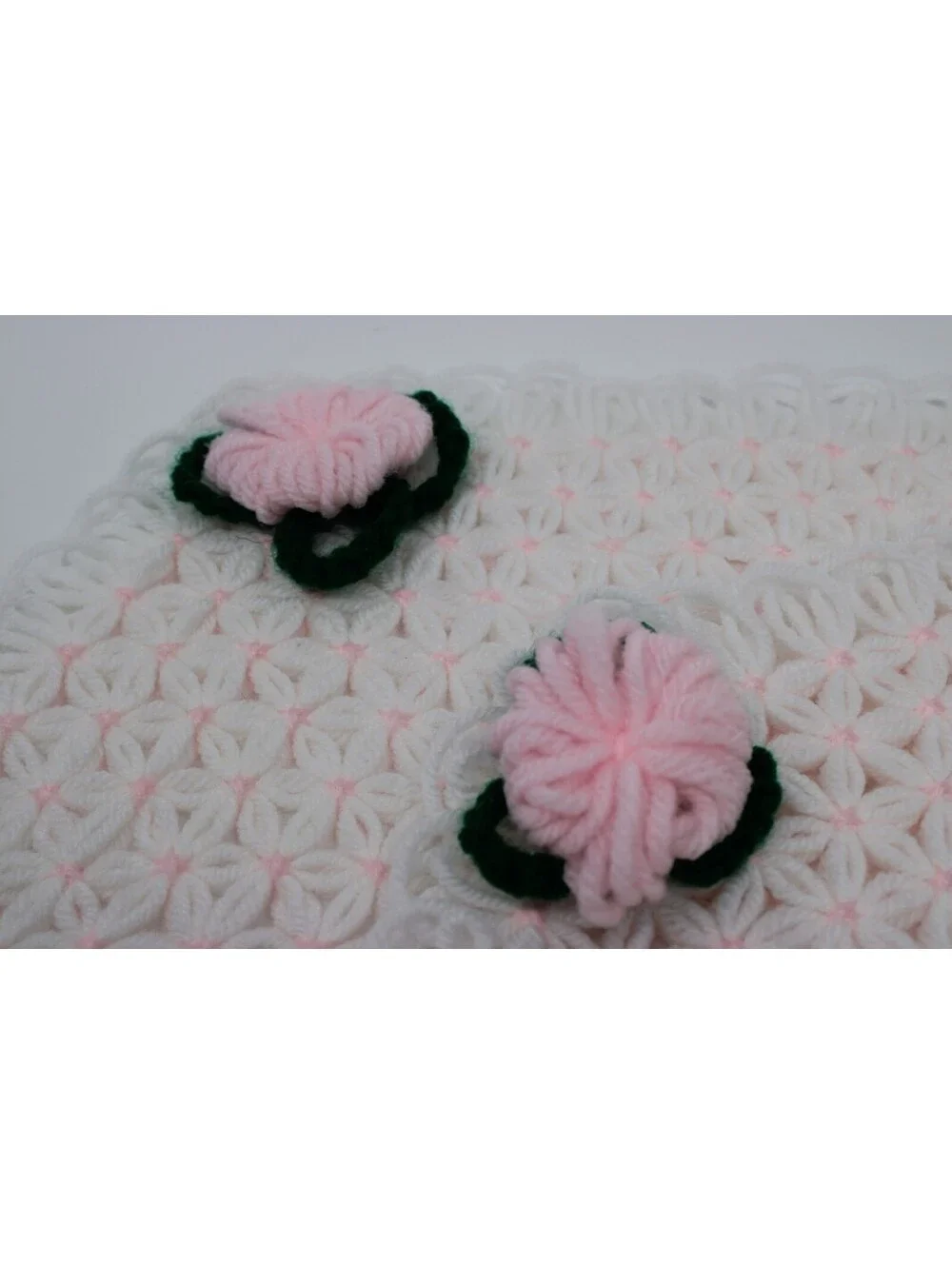 Vintage 1970s Handmade Crochet Pink White Daisy Loop-Stitch Table Dining Mat 2